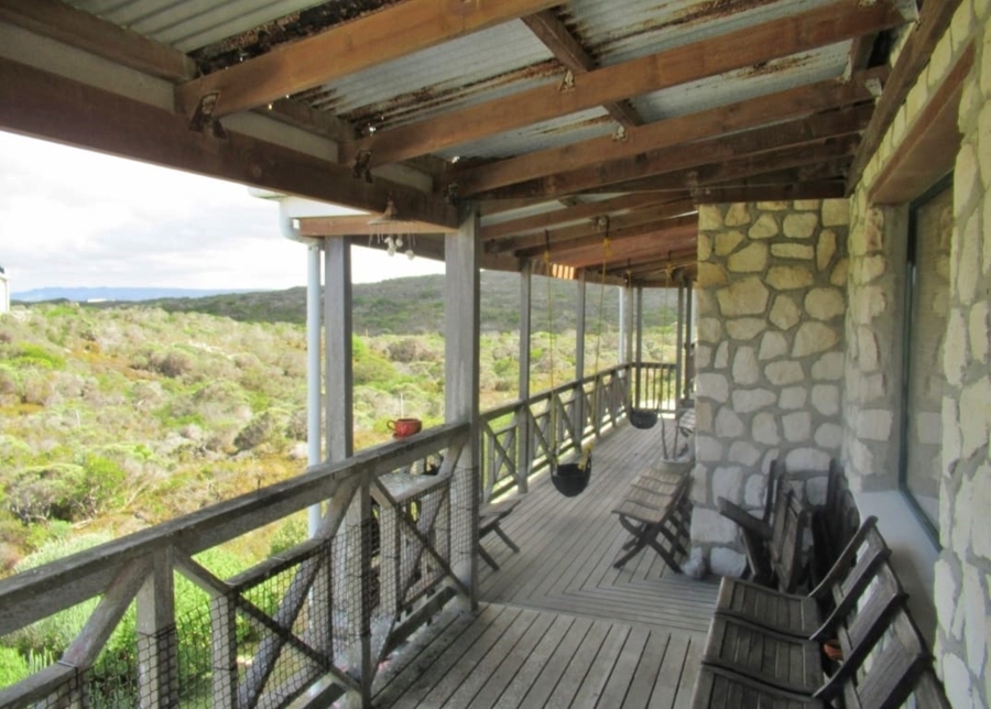 To Let 4 Bedroom Property for Rent in Suiderstrand Western Cape